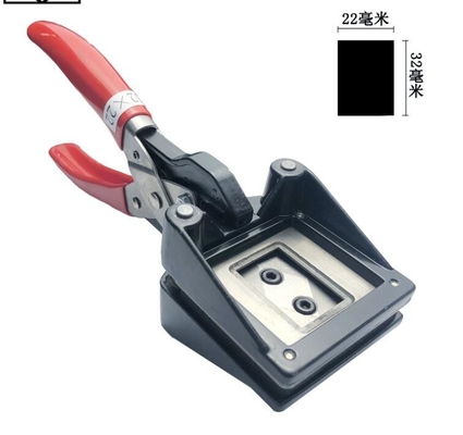 จีน ใบอนุญาตบัตรประจำตัวเครื่องตัดรูปถ่ายมือแบบกำหนดเอง 22mm X 32mm Manual Power ผู้ผลิต