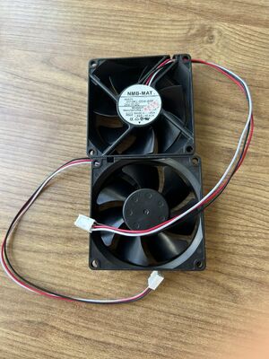 3110KL‐05W‐B59 3-Wire DC Cooling Fan 80×80×25mm 24V 0.15A อะไหล่สํารองสําหรับ Konica Digital Minilab Photo Processor ผู้ผลิต